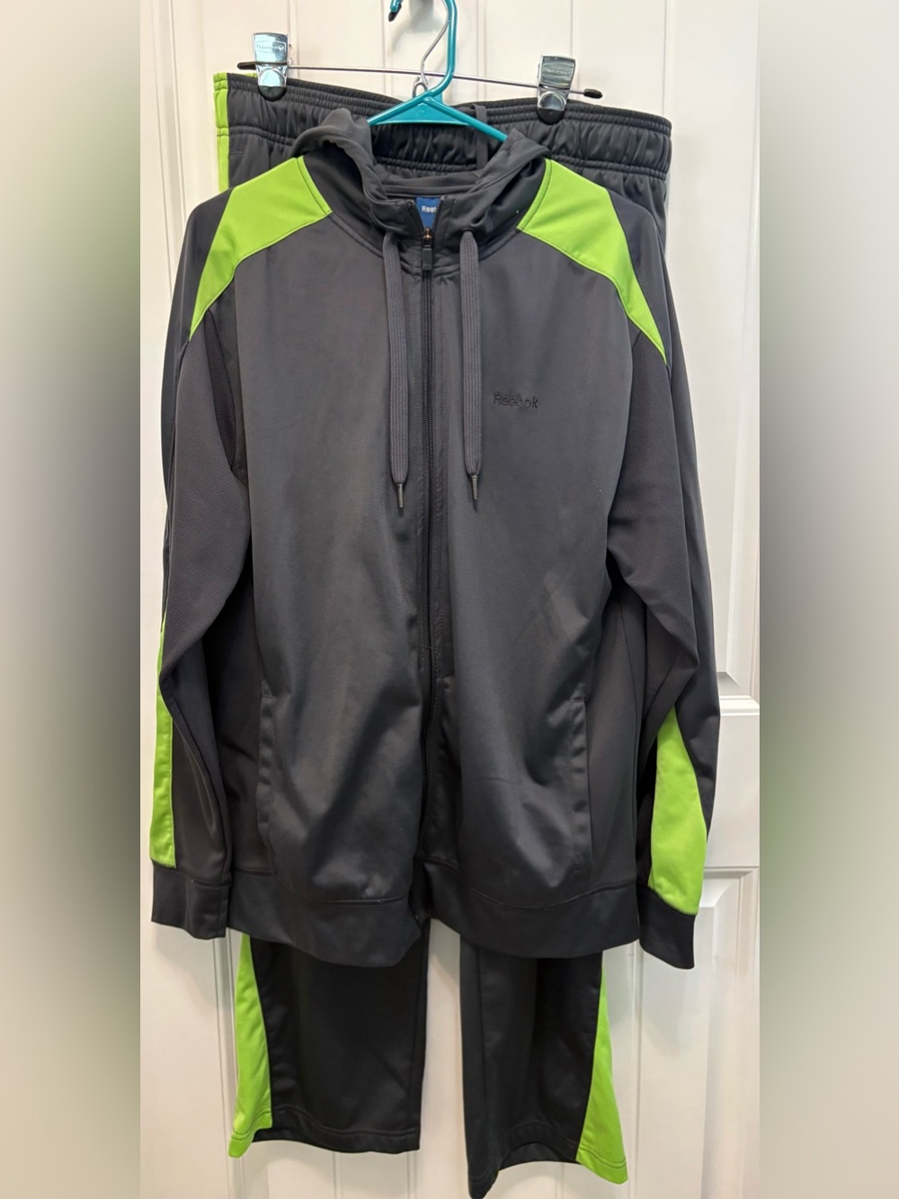 Reebok Jacket & Pants Set. Grey with Lime Green accent. Men's Size Large